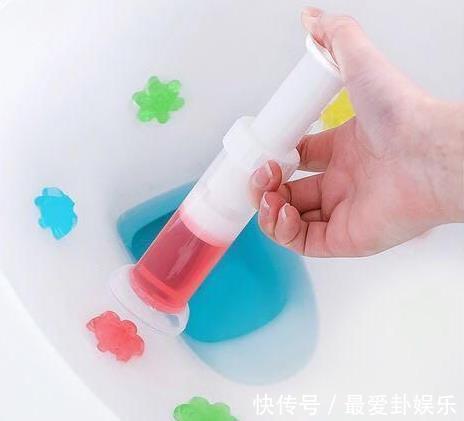 洁厕灵|去闺蜜家借住,打开卫生间就呆了,设计得不错,拍下来回家照着学
