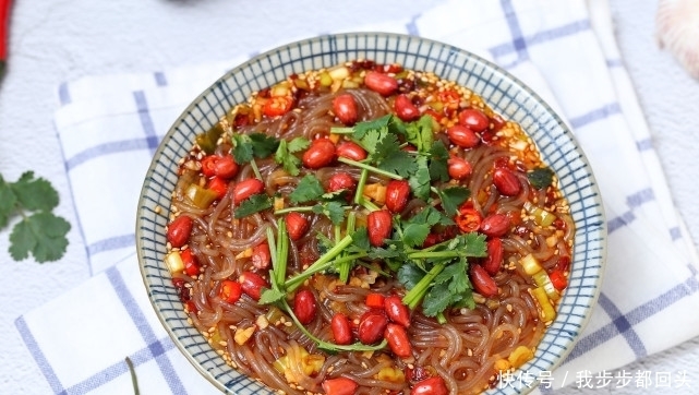 教你自己在家就能制作酸辣粉,吃起来很过瘾