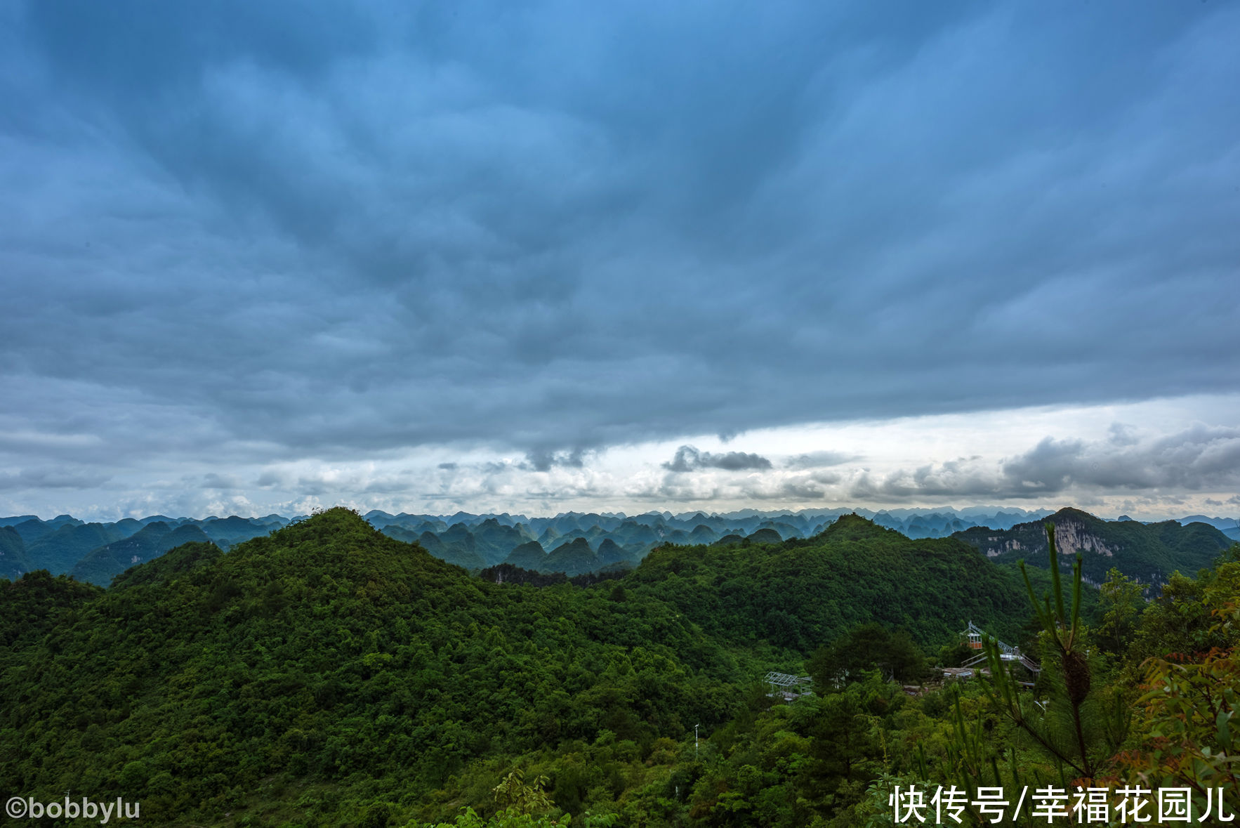 栈道|旅游的“坑”避之不及，但黔南有个坑非但不避，游客还蜂拥而至