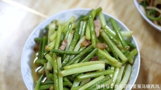 卤料|8个人的晚餐，一桌菜花费不到200元，网友：羡慕四线城市的生活