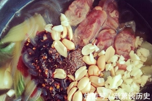 桃园三结义|什么?在家也可以做出麻辣鲜香的网红酸辣粉,赶紧学习起来!