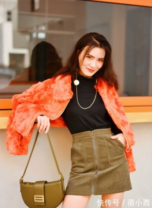 半身裙 冬季穿搭要有女人味,试试“毛茸茸的外套”,精致与温柔感都有了
