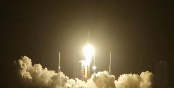 变焦 以影像纪录非凡时刻 华为Mate40系列见证天舟二号发射瞬间