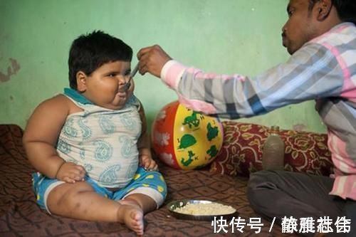 小力|15岁男孩的身高像“小学生”,跟睡觉后的这一习惯有关,别忽视