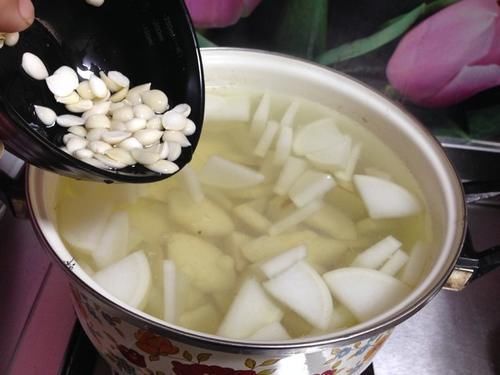 北杏仁|它是肺部的“大救星”,每周1碗,给肺部大扫除,抽烟的人要多喝