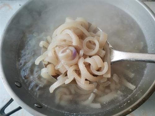 年夜饭做皮冻，教你东北老式做法，没异味，晶莹剔透，筷子夹不碎