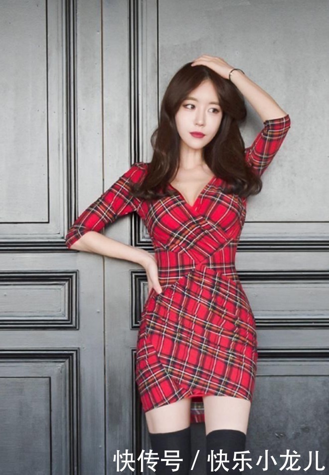 包臀裙 姐姐这样穿包臀裙,实在是太令人着迷,完美凸显了个人气质