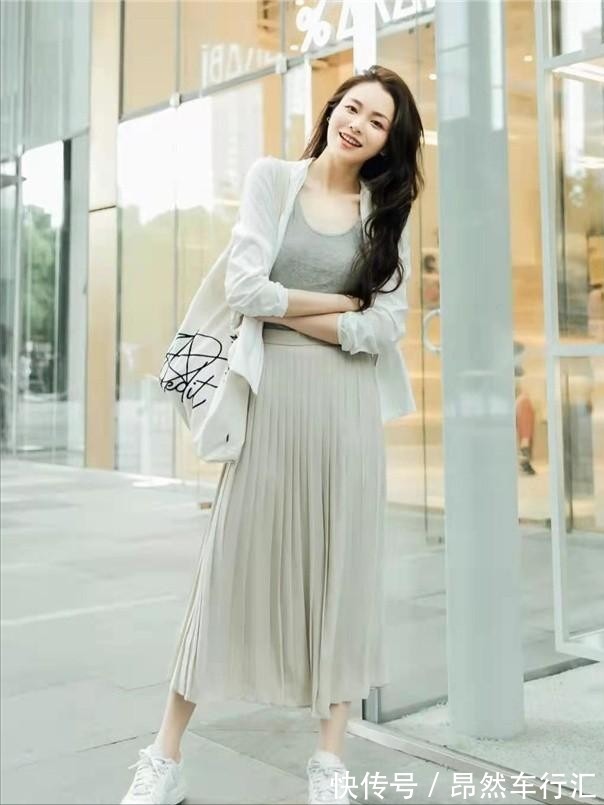 搭配 中年女性穿衣,“下半身”搭配很重要,避开这3个雷区才能不出错