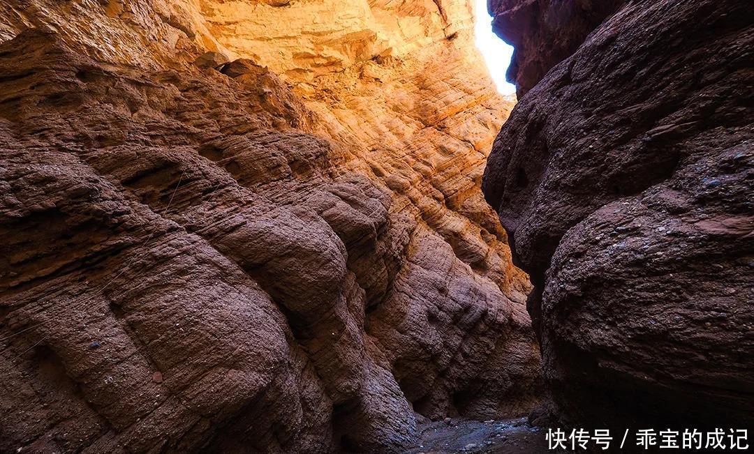 巴音布鲁克|横跨崇山峻岭，穿越深山峡谷，独库公路“纵贯天山的景观大道”