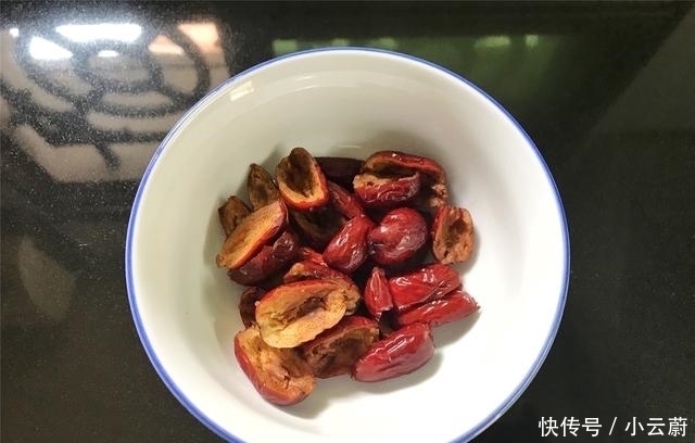 中年|女人再忙也要爱自己，隔三差五来一碗，暖胃补血，胜过天天敷面膜