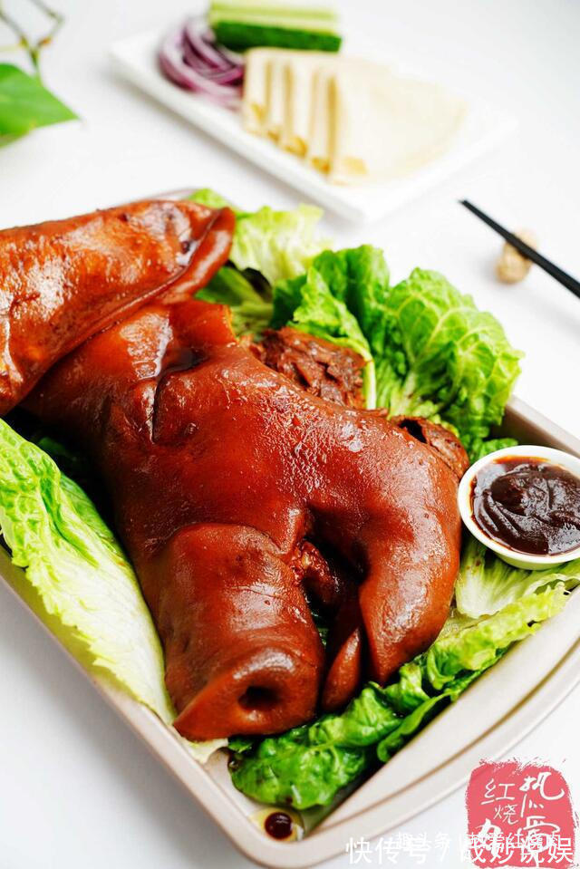 耳朵眼|一百多买个大猪头，卤好了全家都爱吃，肉香皮弹卷饼吃一点也不腻