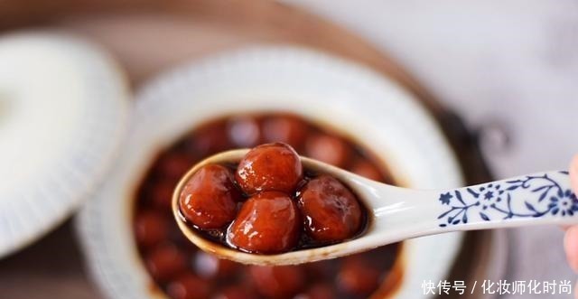 气色|夏季女生必吃甜品,暖宫补血又补气,吃出好气色,1块钱做一大碗