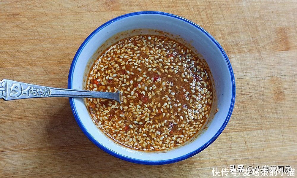做法|教你不一样的棒棒鸡制作方法，做法简单，成菜咸香微辣，爽口好吃