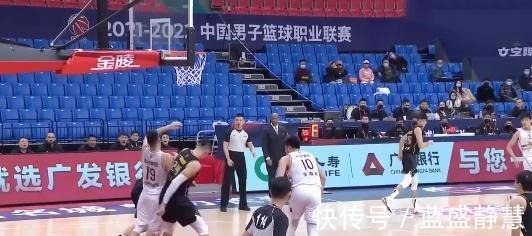 胡金秋|官宣!北控小将遭遇重伤,脸部四处骨折赛季报销,肇事者竟没回应!