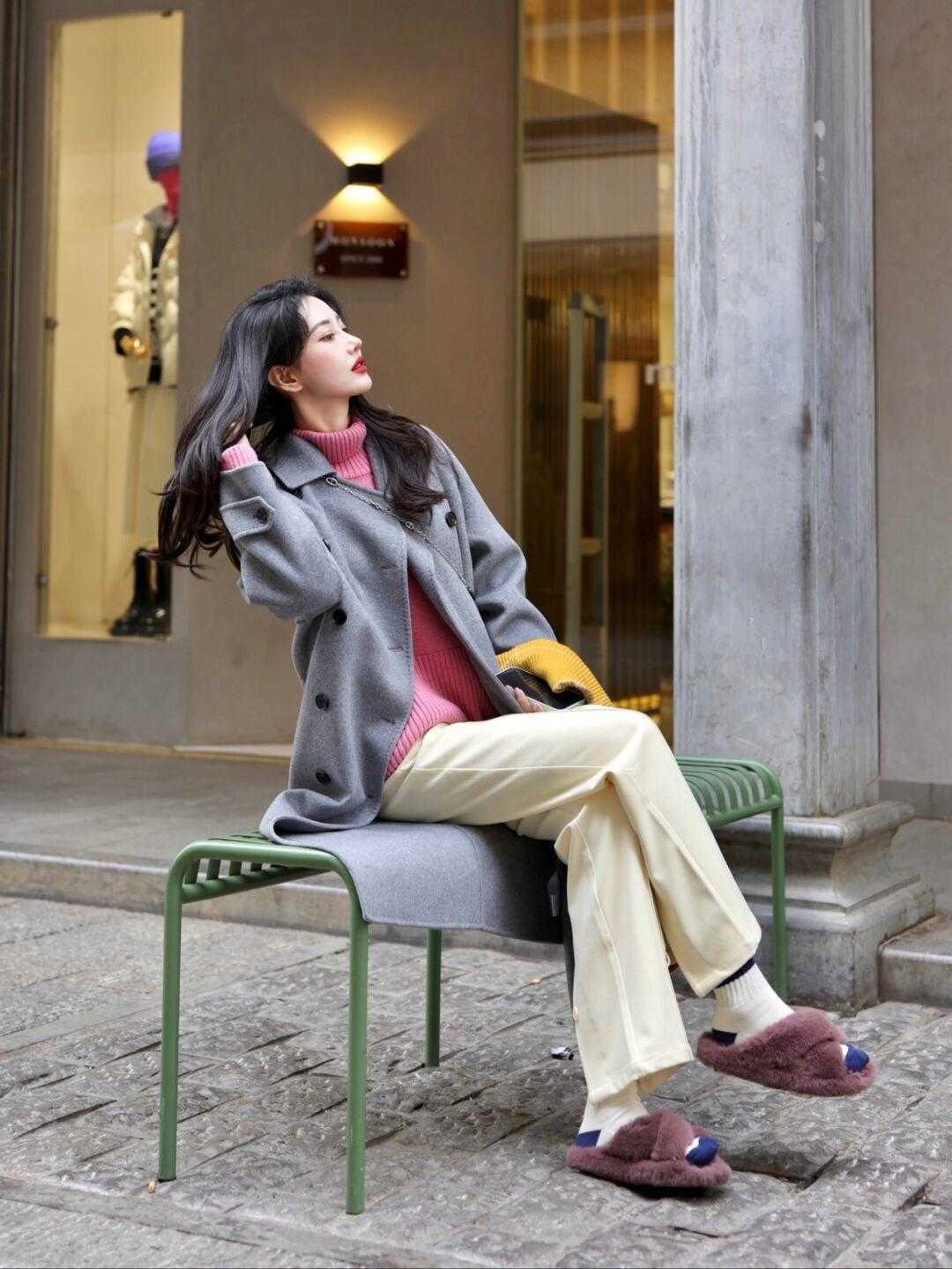 紧身|寒冬的毛衣+大衣,也是受欢迎的CP,保暖又温柔,谁穿谁好看?