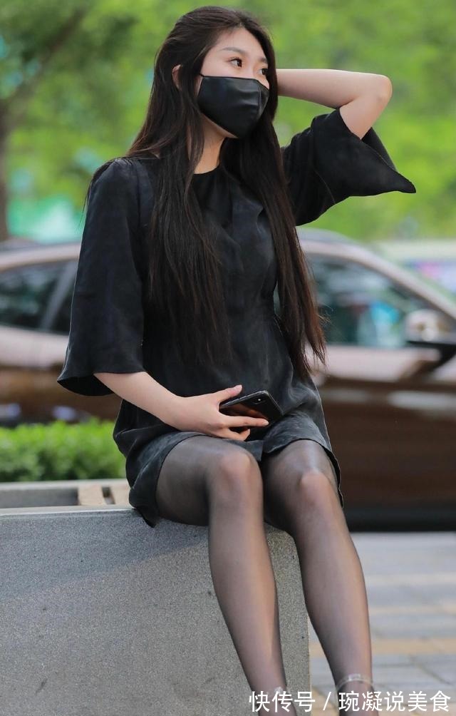 小姐姐 黑丝和黑裙搭配,是性感还是酷感不得不说女人是浪漫的产物!