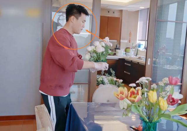 橘子 杜淳骗王灿去拿橘子,当她打开冰箱那刻,这惊喜没哪个女孩扛得住