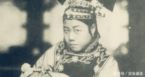 现场|老照片辟谣:图1不是“败家铁帽子王”,图3也不是冥婚现场