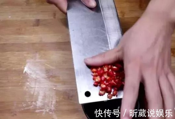 盘龙茄子|茄子别老是红烧了，教你个新吃法，上桌抢着吃，连汤汁都不剩！