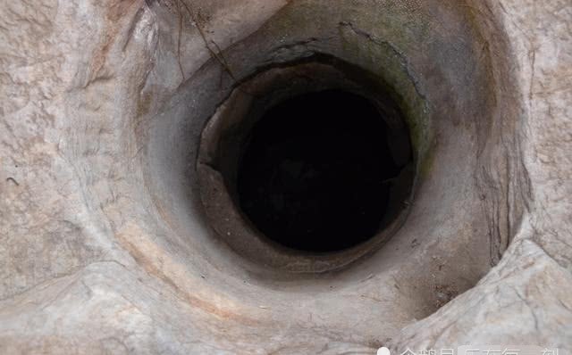 深井|清朝灭亡后,无数珠宝都扔进了故宫的深井里,至今无人去打捞!