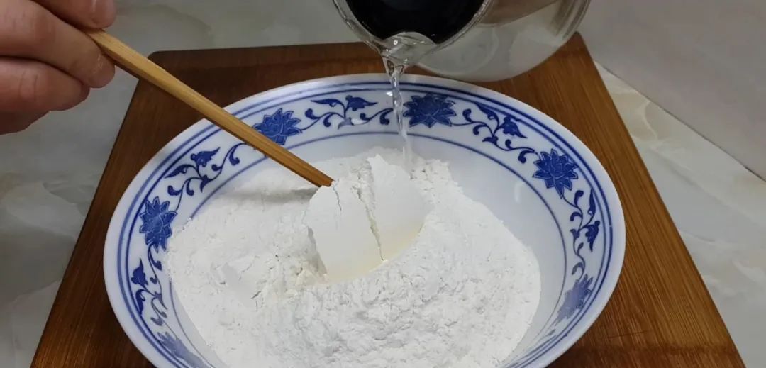 大泡|我家烙饼从来不早起,冰箱里一放,比手抓饼好吃,一次四个不够吃
