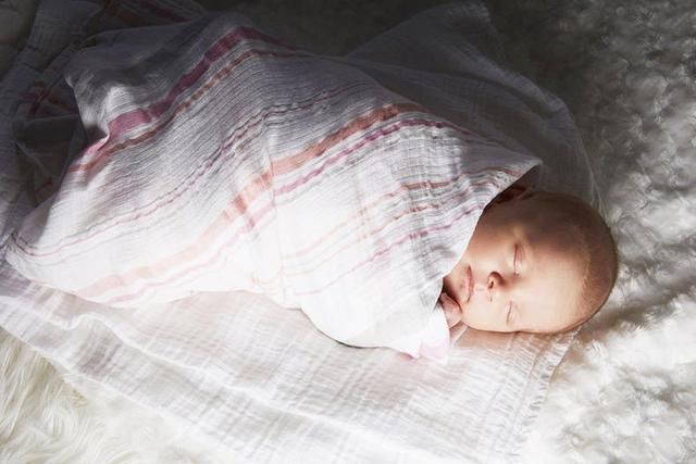 说法|孩子出生第一眼看到的人真的会影响他的一生吗?