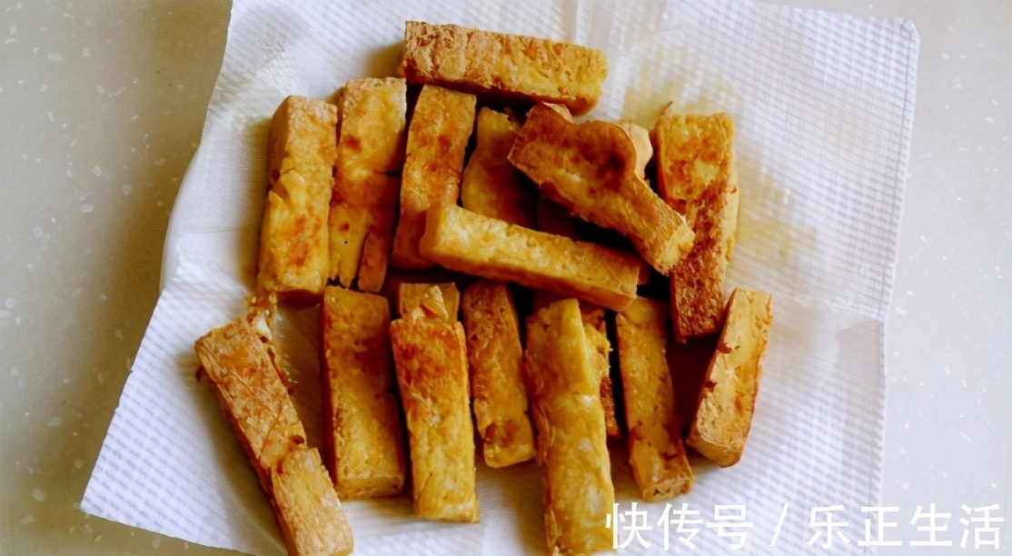 煎豆腐|家庭版葱烧豆腐，制作简单，美味可口