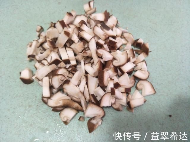 馅料|天冷吃菜盒子，就选西葫芦馅，不出汤味道好，软嫩香浓孩子爱吃