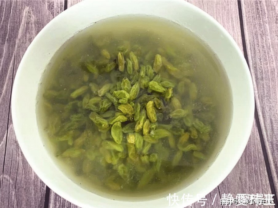 补血|葡萄干和它是绝配，简单煮一煮，营养极高，补血补铁，气色更好