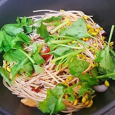 冬天吃麻辣牛蛙煲，暖身又暖心