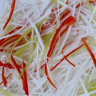 鲜香可口，吃起来特别过瘾，让人赞不绝口