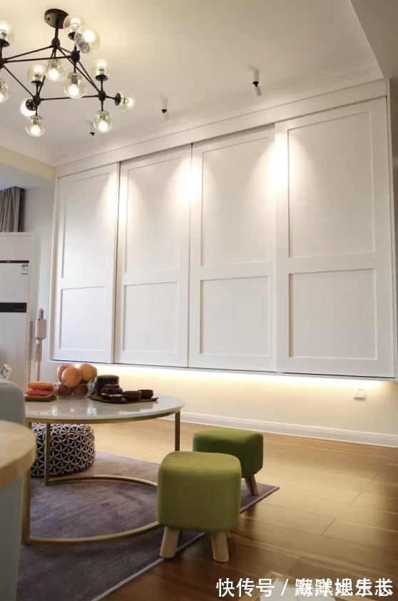 电视机|进屋没有玄关别乱装,门口做个小改造,空间布局更合理,功能倍增