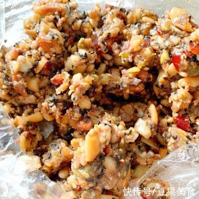 搅拌均匀|广式伍仁月饼(手工馅料制作)