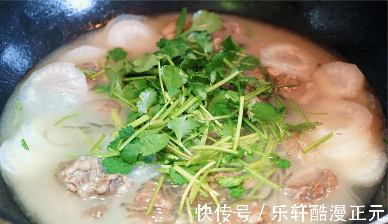 秋天|白萝卜和它是绝配，简单炖一炖，营养又滋补，秋天吃特养人