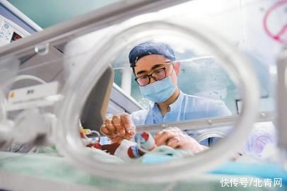 成都这群90后“临时爸妈”每天照看200多名新生儿