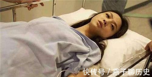 孕妈|孕妈“分娩”时疼痛难忍,丈夫直接就是一巴掌,一旁的医生看愣了