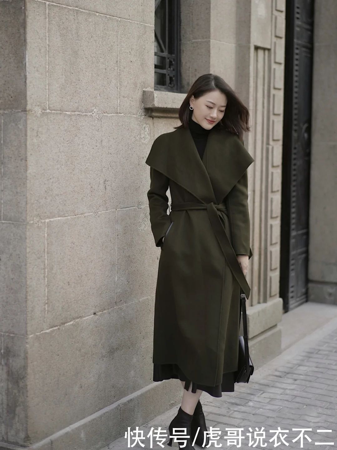 墨绿色大衣|超有气质的9套穿搭示范，优雅与保暖并存，再也不怕冬季没灵感