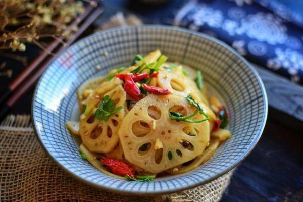 超下饭的莲藕吃法,比肉还抢手,专治夏天没胃口
