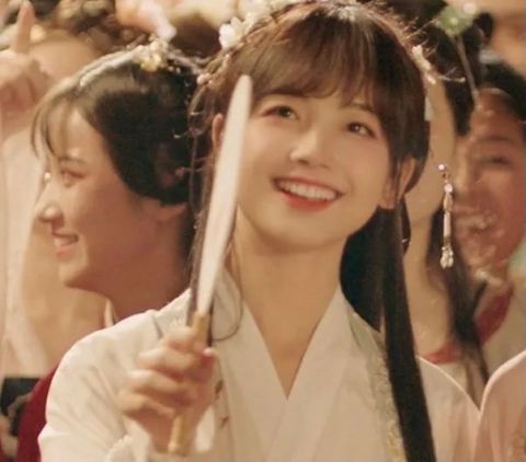 劉雨昕|央視七夕晚會：鳳凰傳奇舞臺驚艷，周深唱腔絕了，王冰冰展現出成熟美