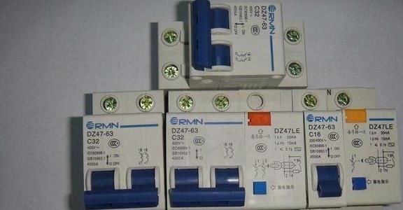 跳闸|家里开关别这样装,听老电工一说完,才明白为何我家老是跳闸