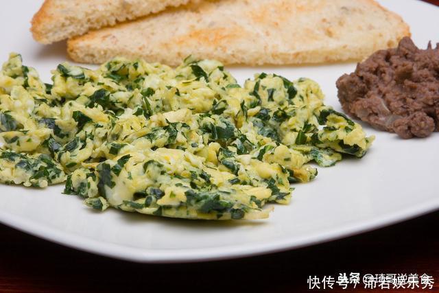 买香椿时,聪明人看见这5种香椿扭头就走,菜贩:我自己都不吃