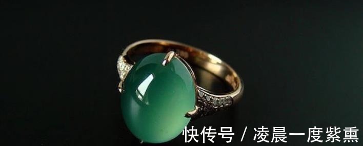 翡翠&女性如何挑选翡翠戒指,才能提升自己气质内行人给出三种见解