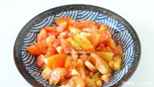 炒熟|我烧茄子从来不油炸,只需多一步,茄子吸油少,炒熟也不变黑