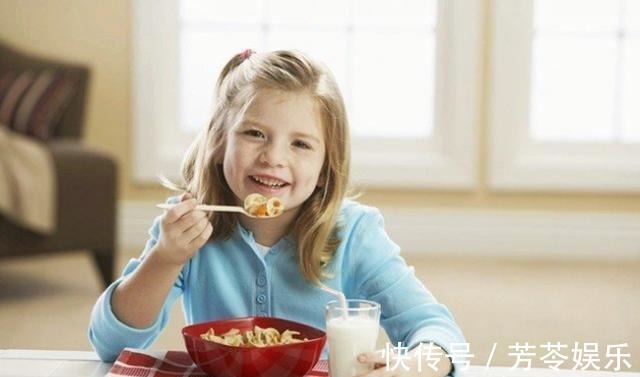 营养均衡|这3个特征暗示孩子进入“猛长期”,错过少长10公分家长注意了