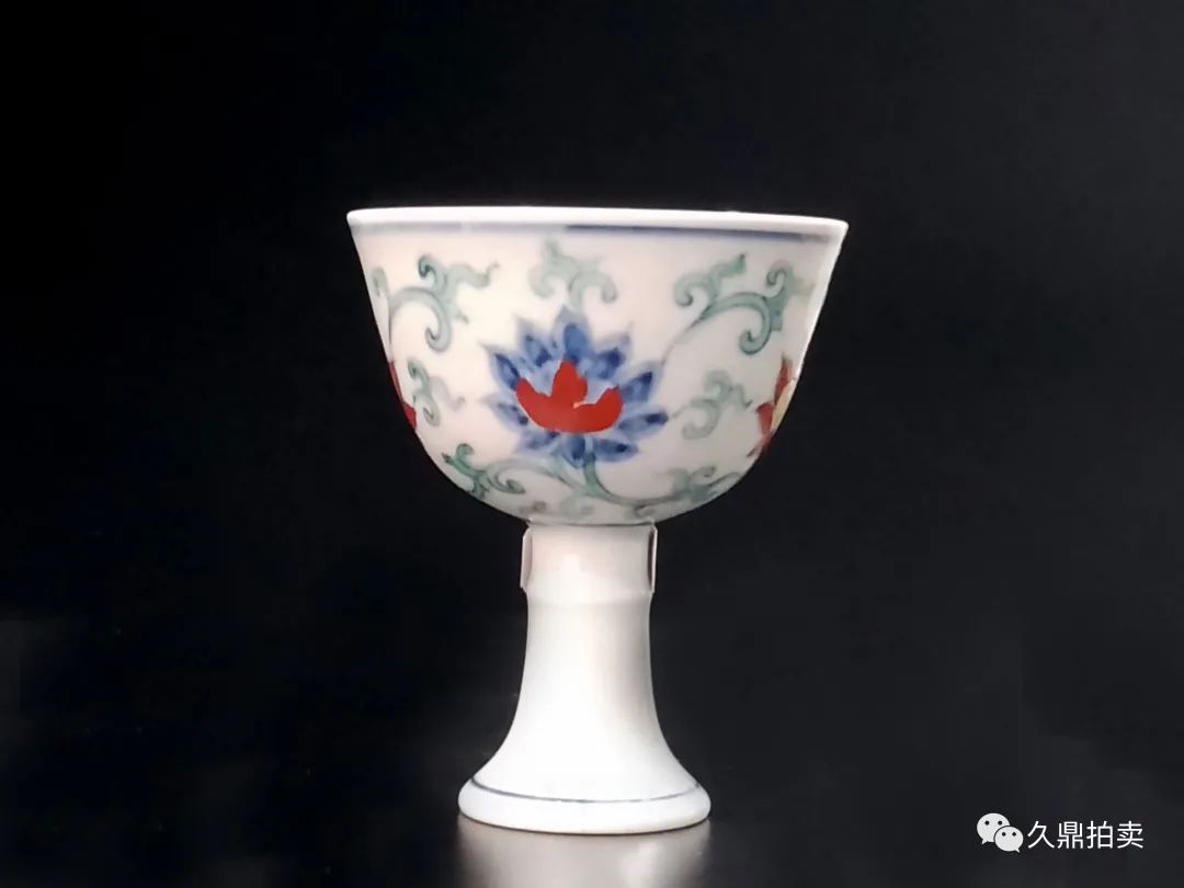 大明成化!「精品赏析」大明成化 斗彩 花卉高脚杯