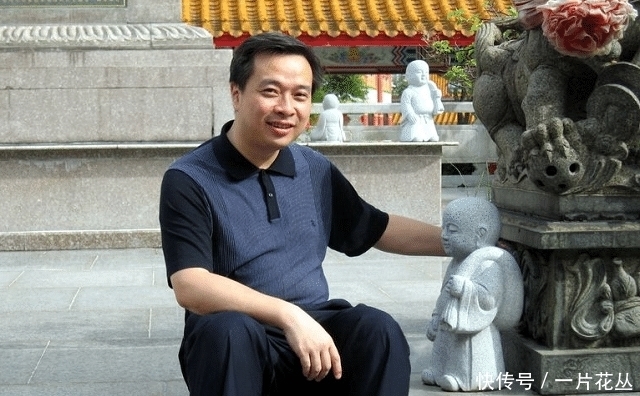 七绝|北师大教授康震,在诗词大会上即兴创作,一首七绝让自己跌落神坛