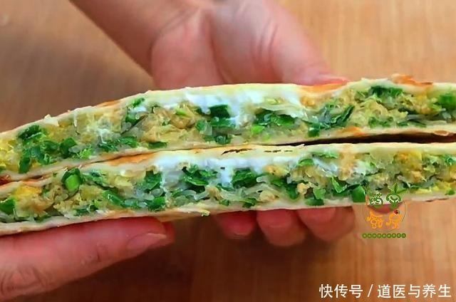 韭菜别再炒了，教你好吃做法，皮酥软，馅鲜香，连吃三天也不腻！