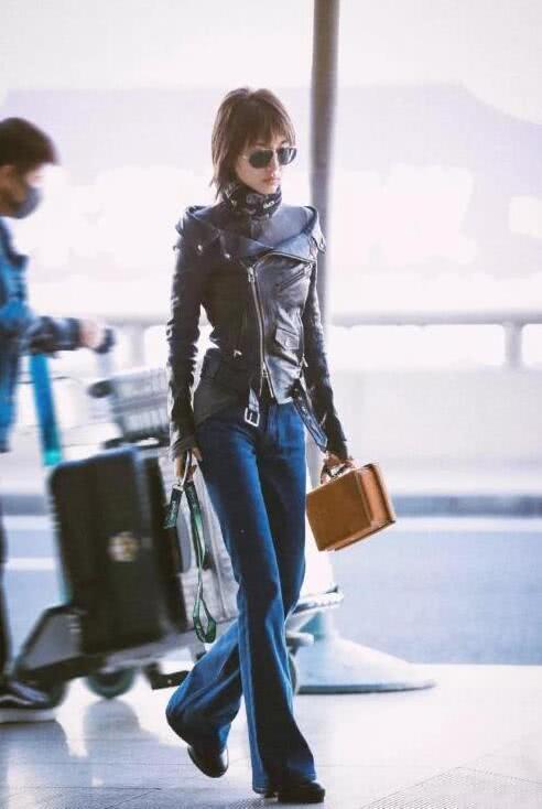 蓝色的喇叭|皮衣+喇叭裤=时髦显高, 这样穿太好看了