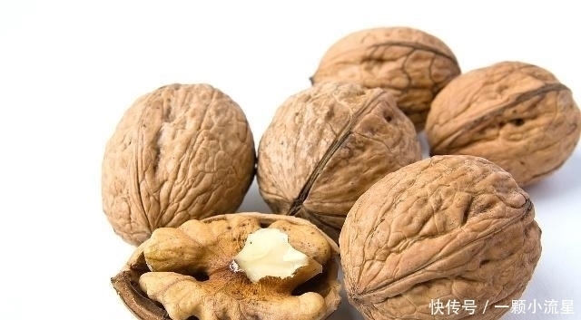 营养物质|常吃核桃会有“5个”好处,但有2种人不适合吃