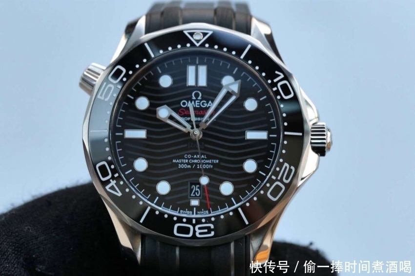 看腻了劳力士水鬼，这两款别具一格的潜水腕表你一定喜欢